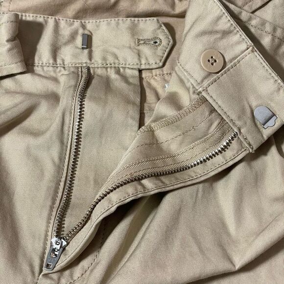 GAP Khaki Pleated, Wide Leg Shorts w/ Matching Belt, 4 Pockets, Size 16 - Picture 4 of 7